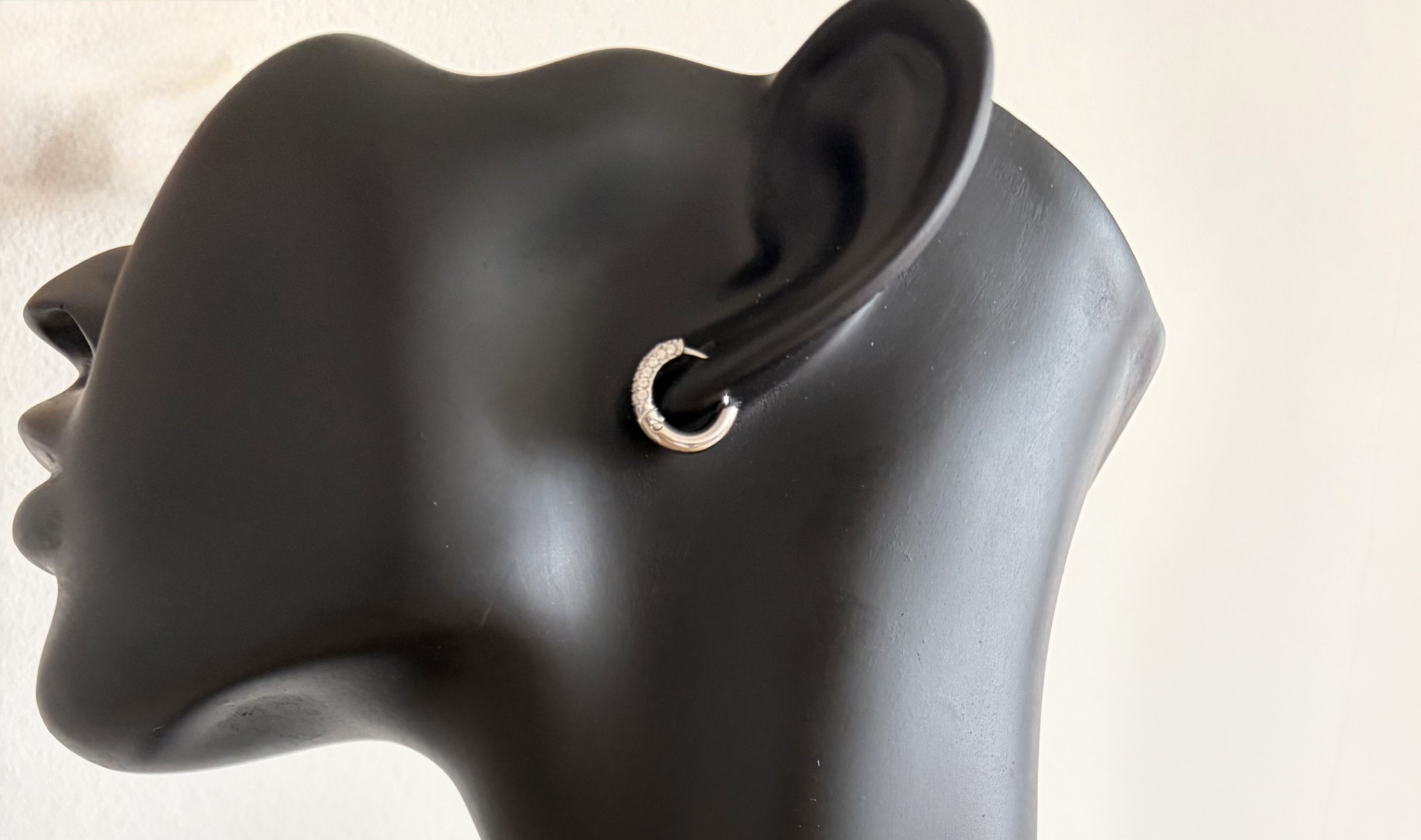 Boucles d'oreilles Victoire - créoles à strass