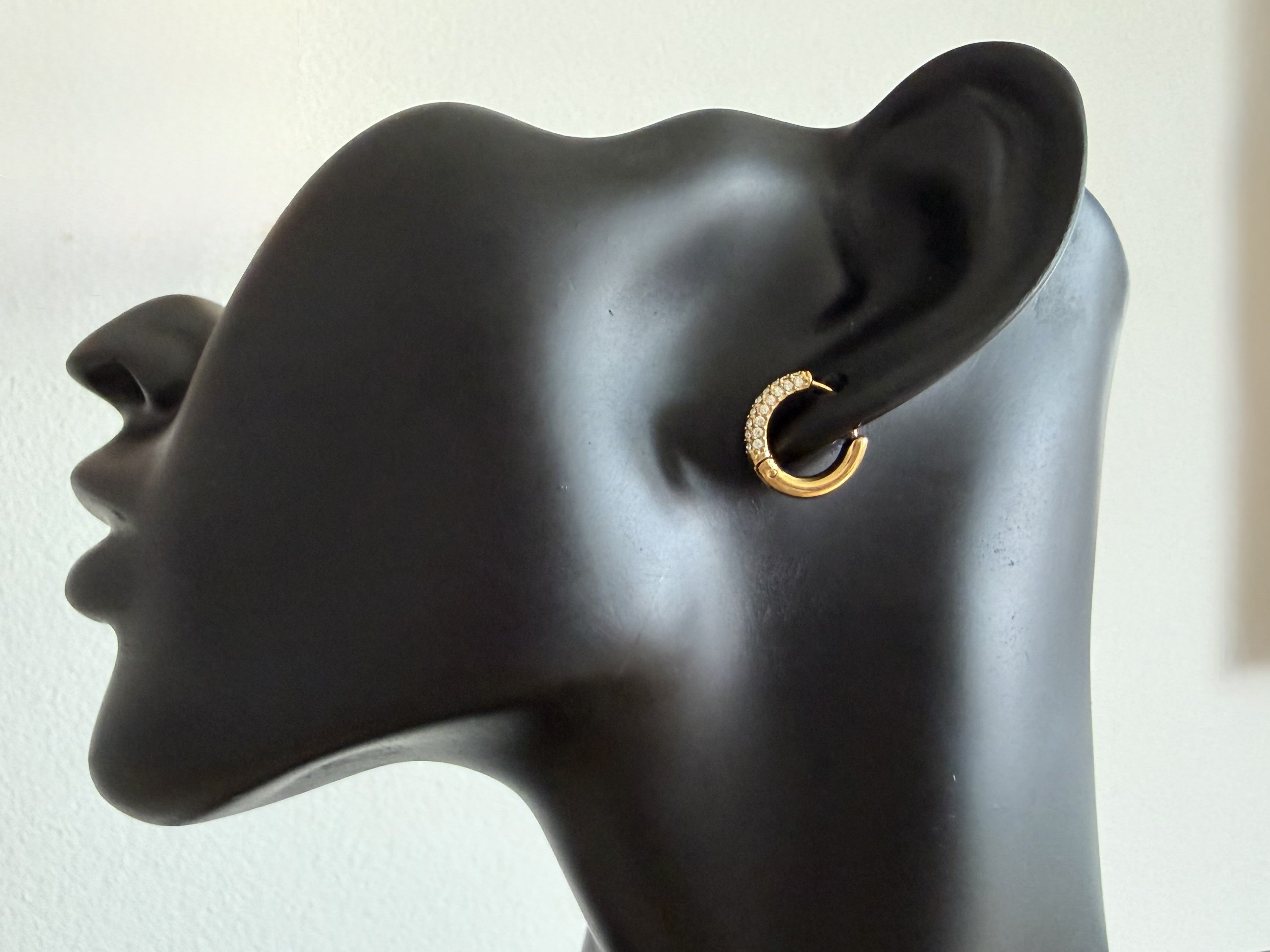 Boucles d'oreilles Victoire - créoles à strass