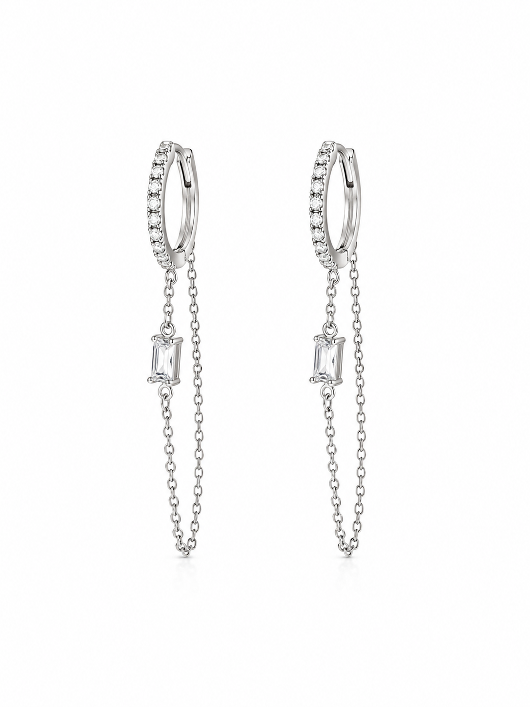 Boucles d’oreilles ROSALIE argentées sur fond blanc